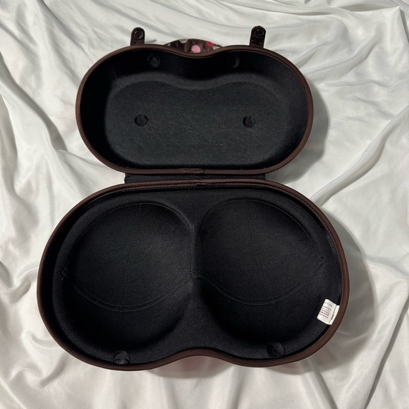 Bra(g) “The Bra Bag” – Hard Shell Travel Case – Polka Dot – Brown/Pink/White - Picture 7 of 12